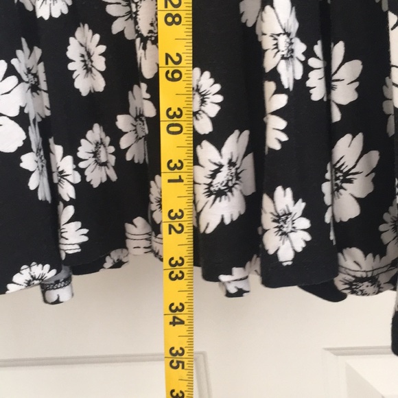 Forever 21 Women’s Dress S Black White Floral Daisies Sundress Flowy Sleeveless - Picture 3 of 7